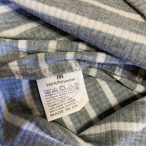 Super cute and flirty casual striped skirt. - Picture 2 of 2